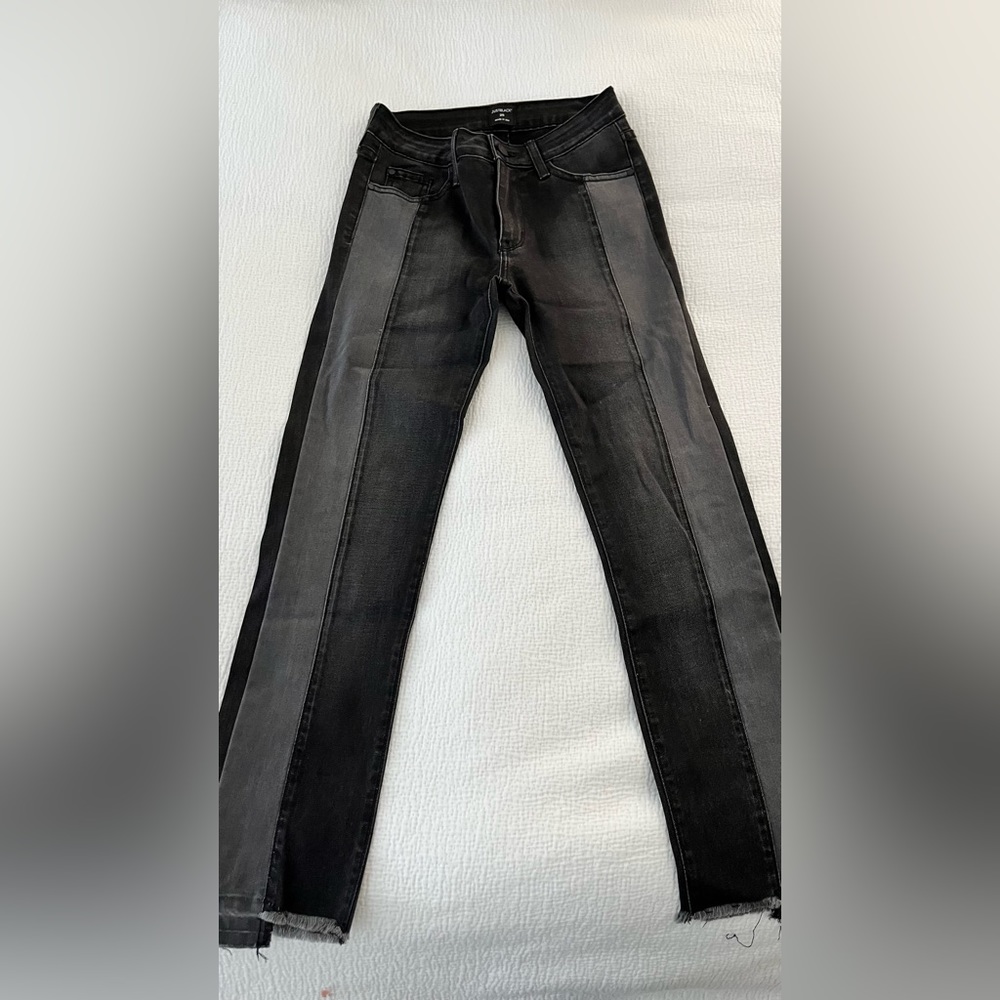 Just Black Women black two toned straight mid rise jeans - size 25